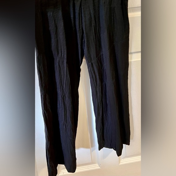 DKNY Utility Jumpsuit with Zipper detailing & drawstring/stretch waist. Size XL - Picture 3 of 11